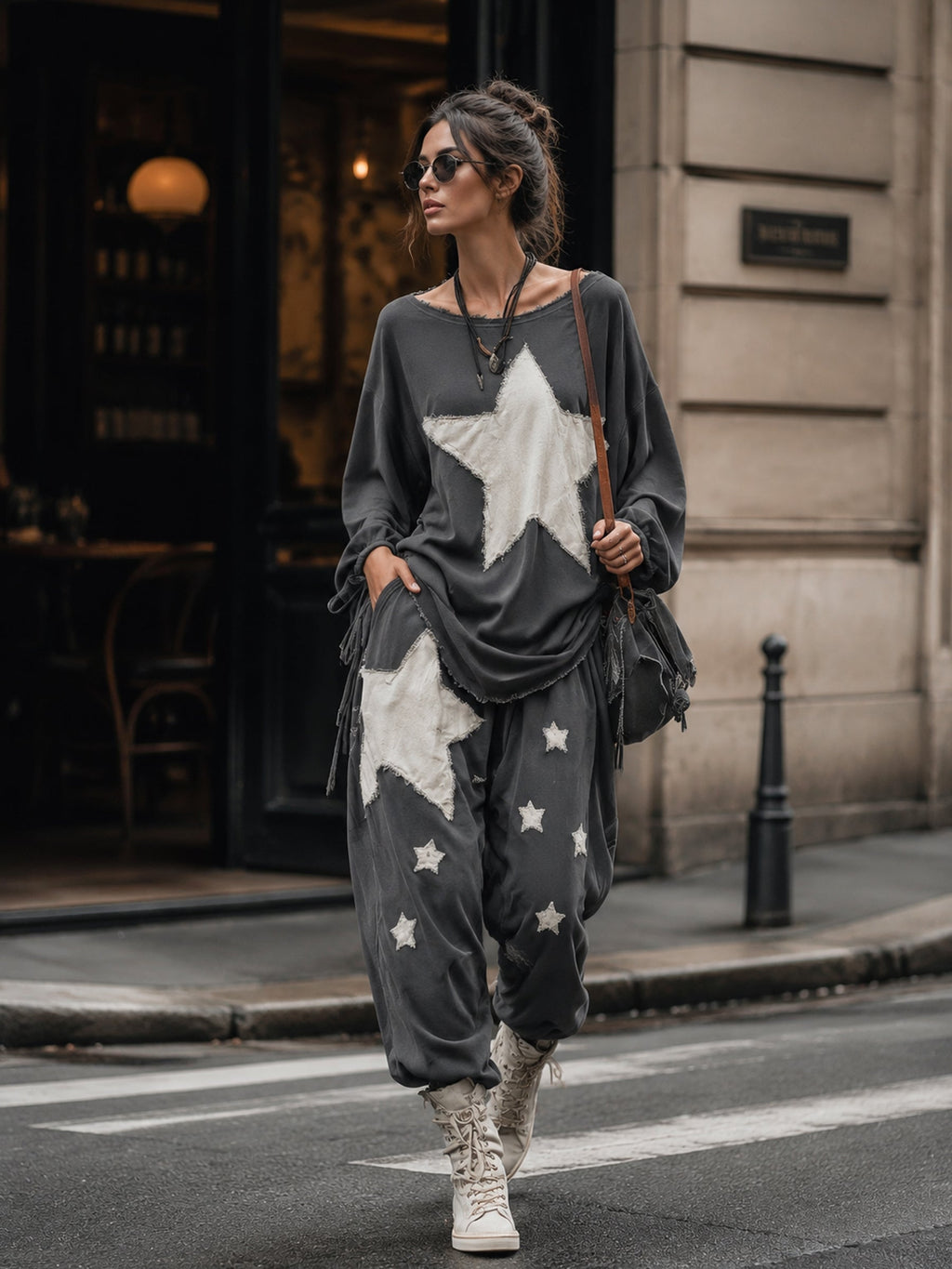 Women's Oversized Star Patch Sweatshirt Jogger Set - vista 2