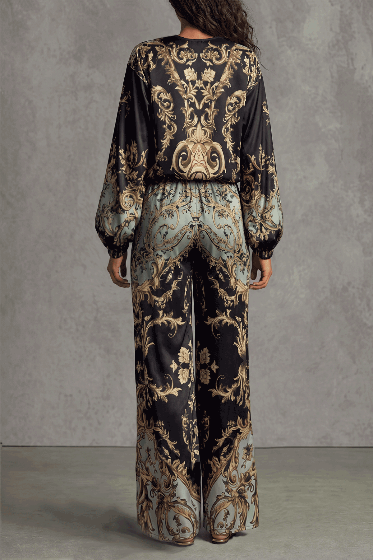 Elara — Conjunto pantón floral escote pico, espalda