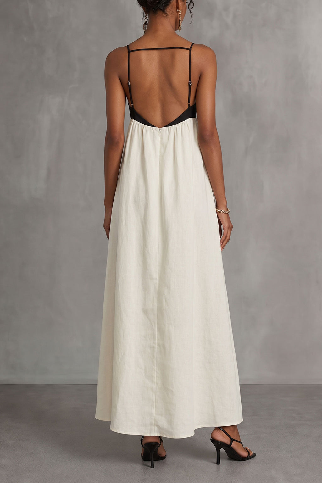 Diana — Vestido maxi cuello cuadrado tirantes finos, espalda
