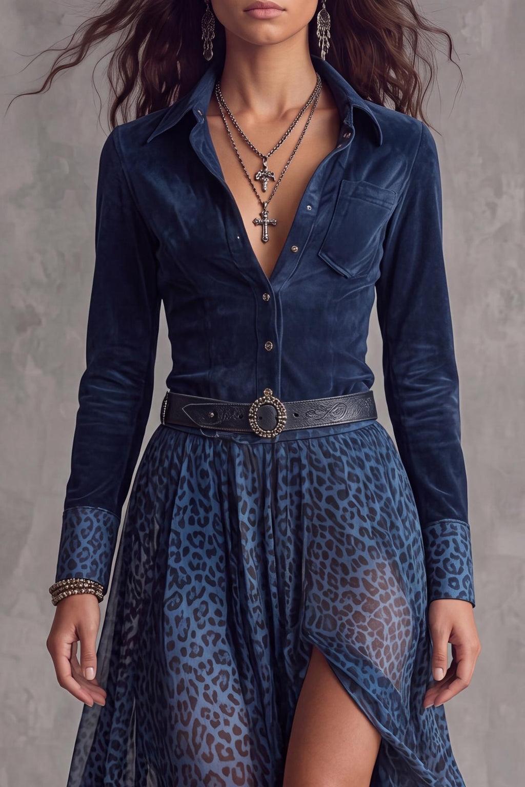 Ivy — Vestido maxi manga larga estampado leopardo, detalle