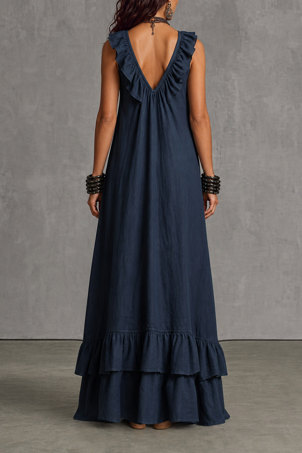 Nora — Vestido maxi escote pico con volantes, espalda
